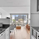 Charming Camperdown Hideaway With Parking