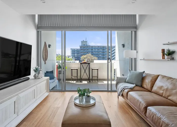 Charming Camperdown Hideaway With Parking