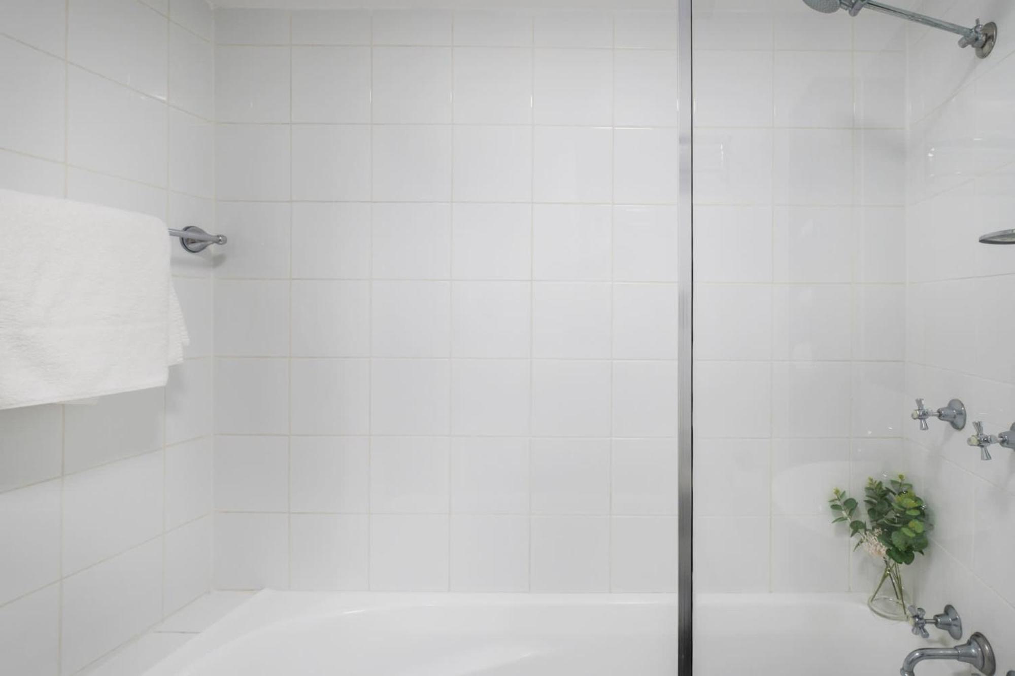 Charming Camperdown Hideaway With Parking Apartment *