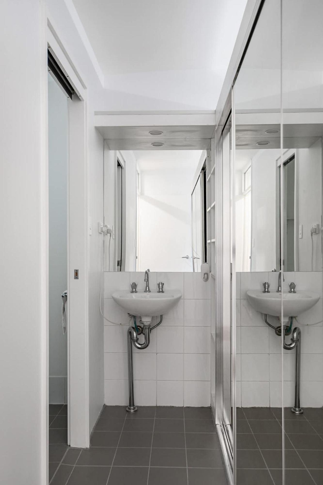 Charming Camperdown Hideaway With Parking