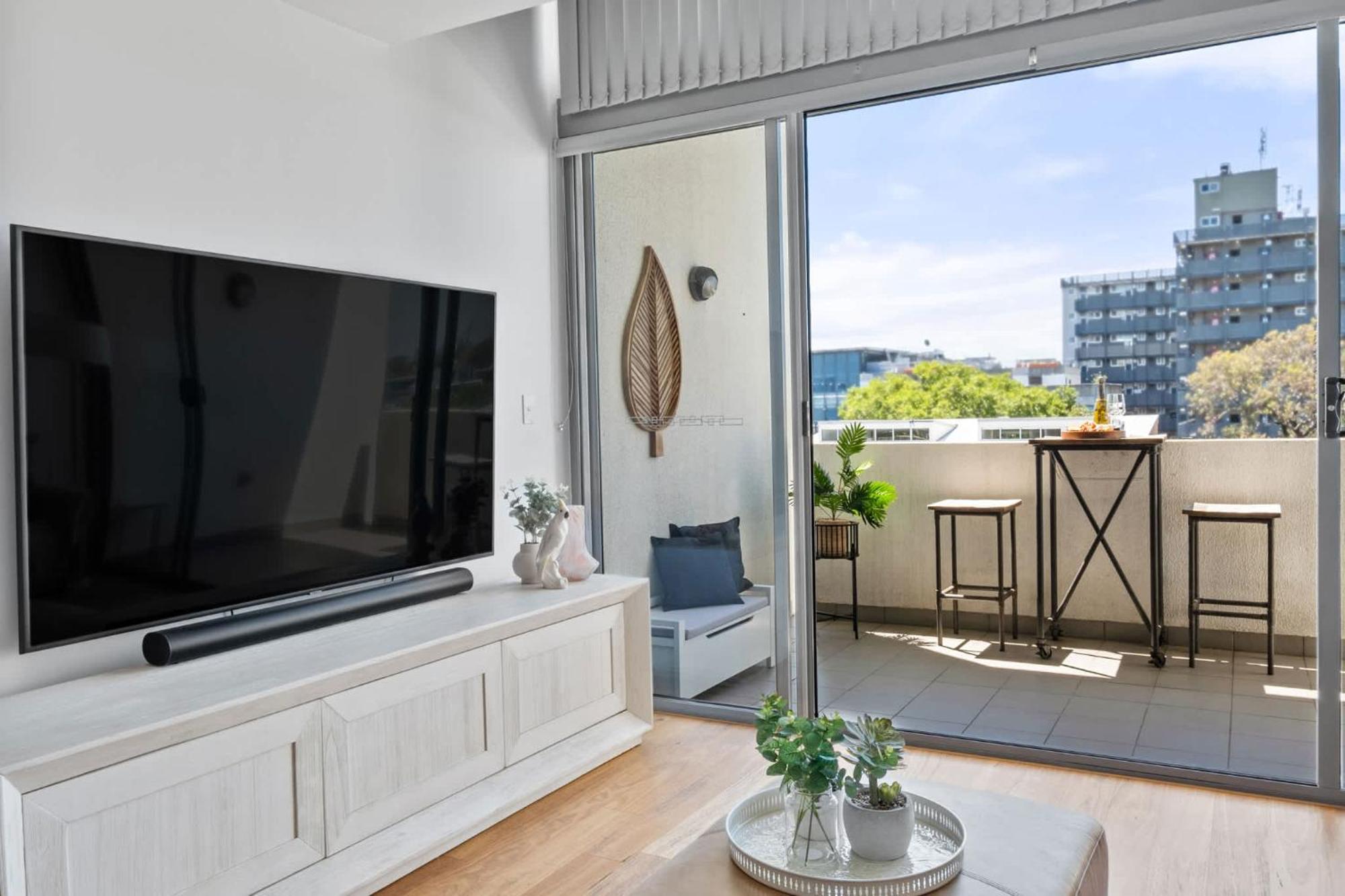 Apartment Charming Camperdown Hideaway With Parking