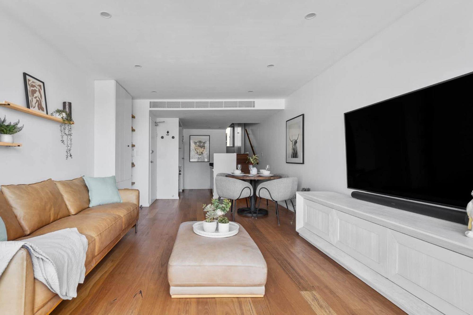 Charming Camperdown Hideaway With Parking Apartment