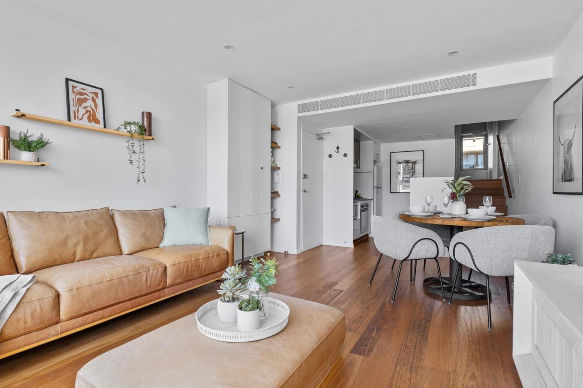 Charming Camperdown Hideaway With Parking Apartment Sydney