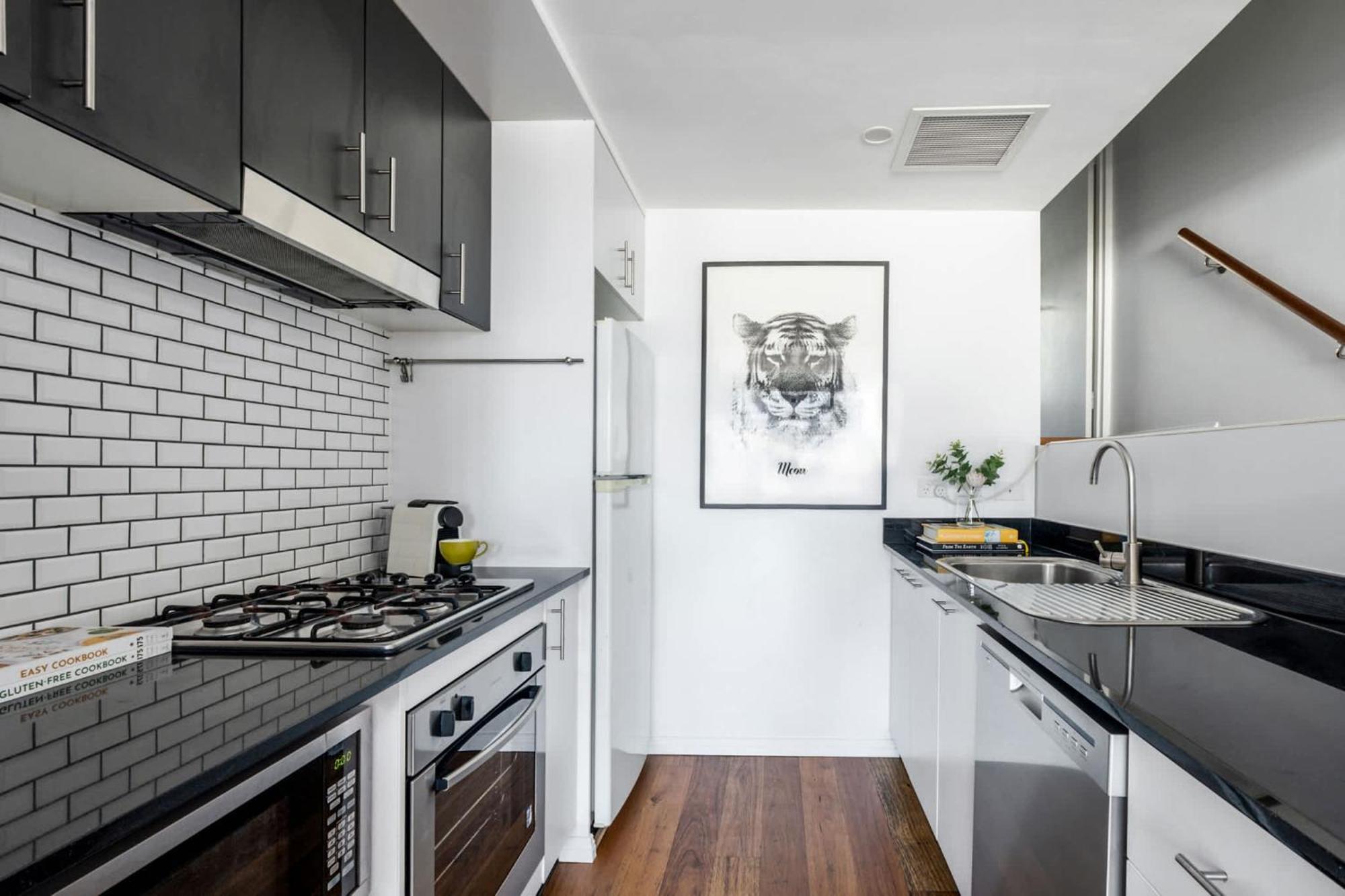Charming Camperdown Hideaway With Parking *